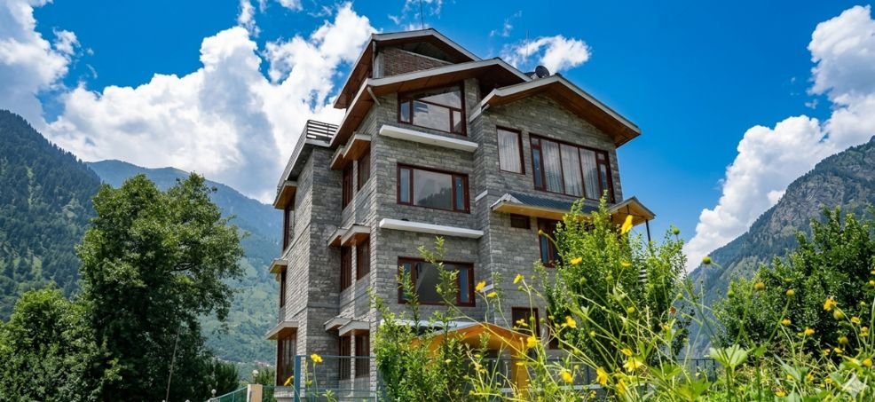Best Resort in manali for couples and family